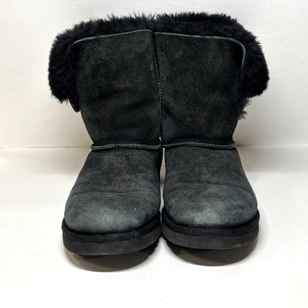 UGG Bailey Button 5803 Boots Women Size 8 Black Suede Shearling Mid Calf‎